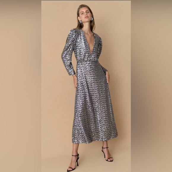 BORGO DE NOR Bernadette Silver Sequinned Dress - Picture 2 of 6